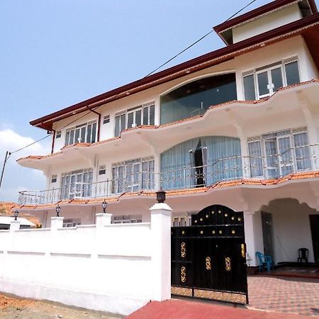 Hotel Glee Trincomalee Exterior photo
