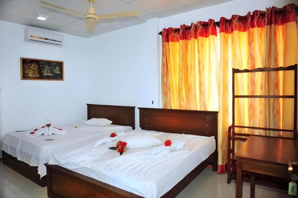 Hotel Glee Trincomalee Exterior photo