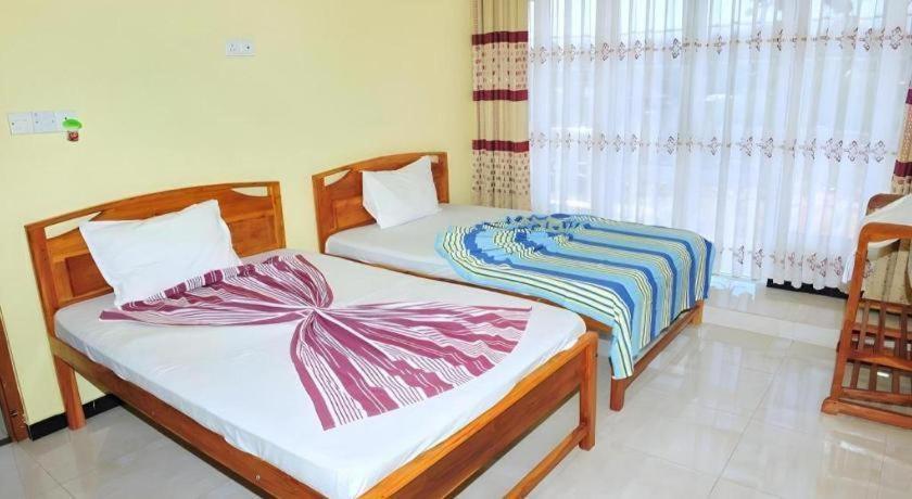 Hotel Glee Trincomalee Exterior photo