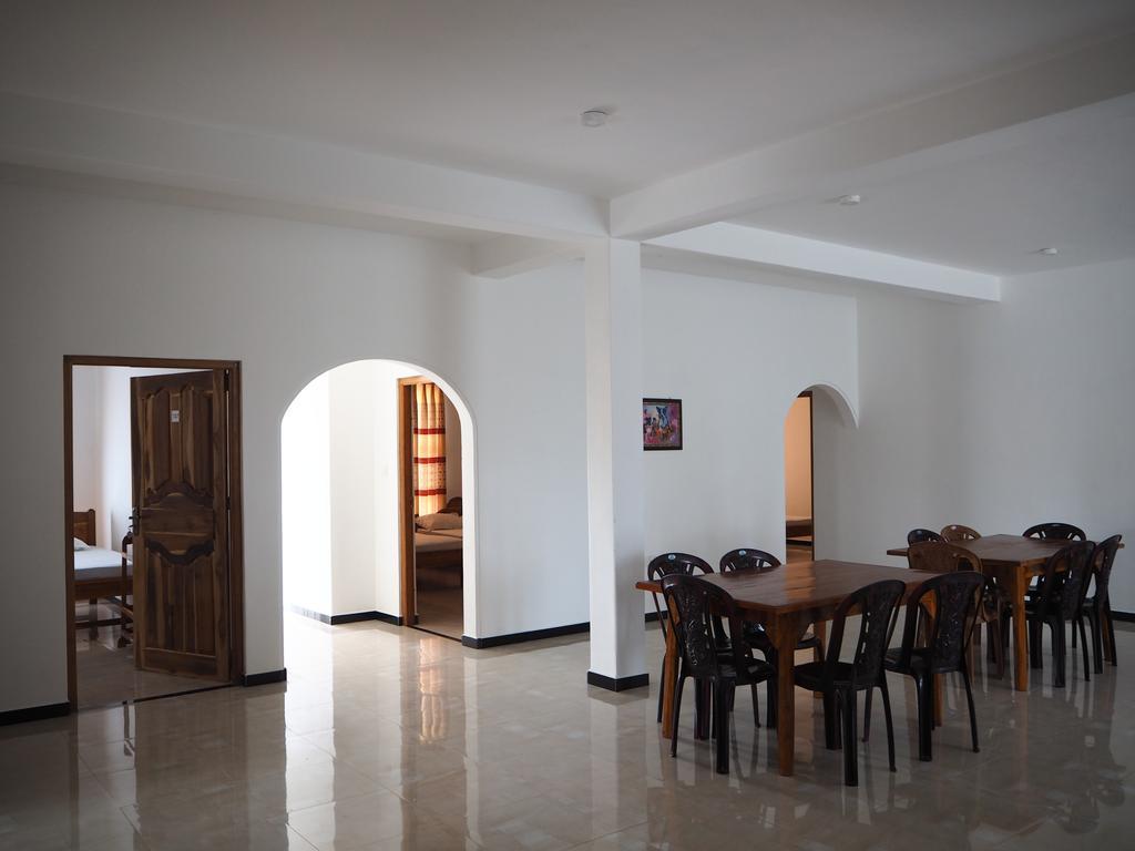 Hotel Glee Trincomalee Room photo