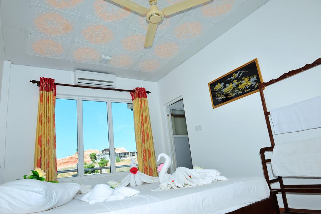 Hotel Glee Trincomalee Exterior photo